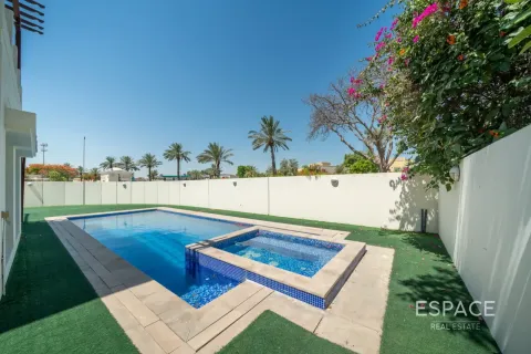 Villa à Meadows, Dubai, 6 chambres, 457 m², № 122780 - photo 18