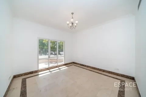 Villa à Meadows, Dubai, 6 chambres, 457 m², № 122780 - photo 12