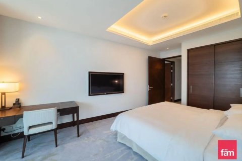 Apartment in Downtown Dubai (Downtown Burj Dubai), Dubai 3 bedrooms, 225.8 sq.m. № 139514 - photo 8