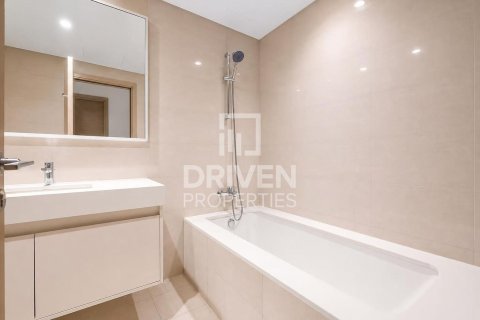 Apartment in Burj Royale, Downtown Dubai (Downtown Burj Dubai), Dubai 2 bedrooms, 91.88 sq.m. № 138770 - photo 15