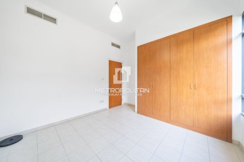 Apartment in Greens, Dubai 2 bedrooms, 128 sq.m. № 73968 - photo 11