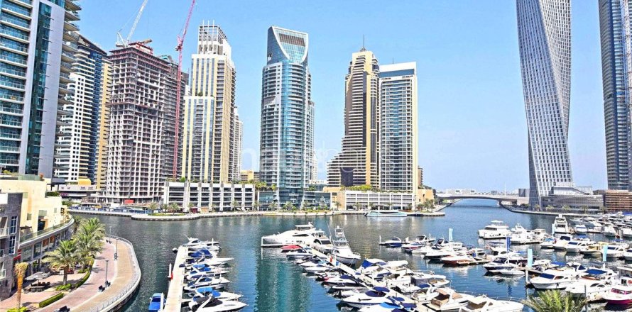 Villa in Dubai Marina, Dubai 3 bedrooms, 464 sq.m. № 44723