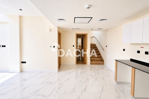 Townhouse in Rukan, Dubai 3 bedrooms, 144 sq.m. № 141373 - photo 2