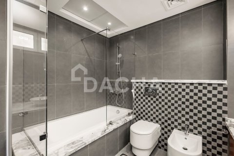 Villa in Legacy Nova Villas, Jumeirah Park, Dubai 4 bedrooms, 454 sq.m. № 141362 - photo 26