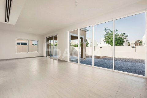 Villa in Legacy Nova Villas, Jumeirah Park, Dubai 4 bedrooms, 454 sq.m. № 141362 - photo 6