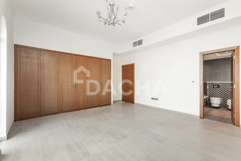 Villa in Legacy Nova Villas, Jumeirah Park, Dubai 4 bedrooms, 454 sq.m. № 141362 - photo 24
