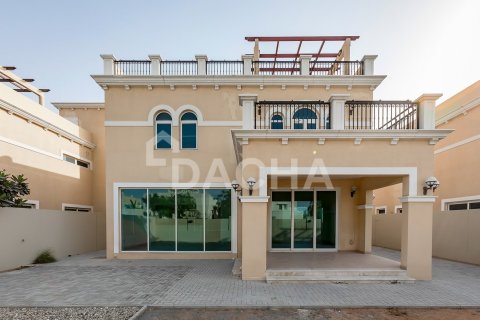 Villa in Legacy Nova Villas, Jumeirah Park, Dubai 4 bedrooms, 454 sq.m. № 141362 - photo 2
