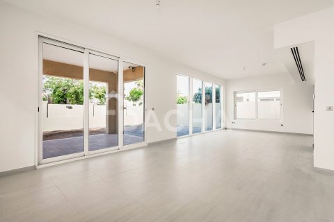 Villa in Legacy Nova Villas, Jumeirah Park, Dubai 4 bedrooms, 454 sq.m. № 141362 - photo 4