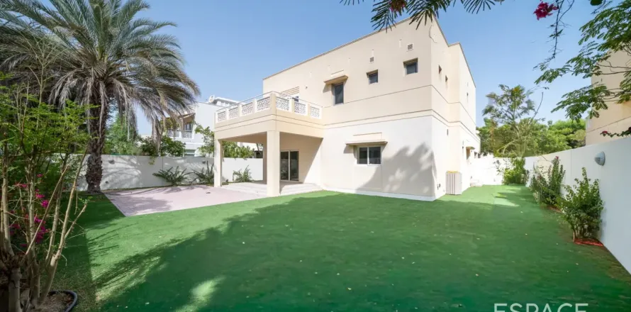 فيلا في Meadows, دبي 4 غرف نوم, 373 م² رقم 62242
