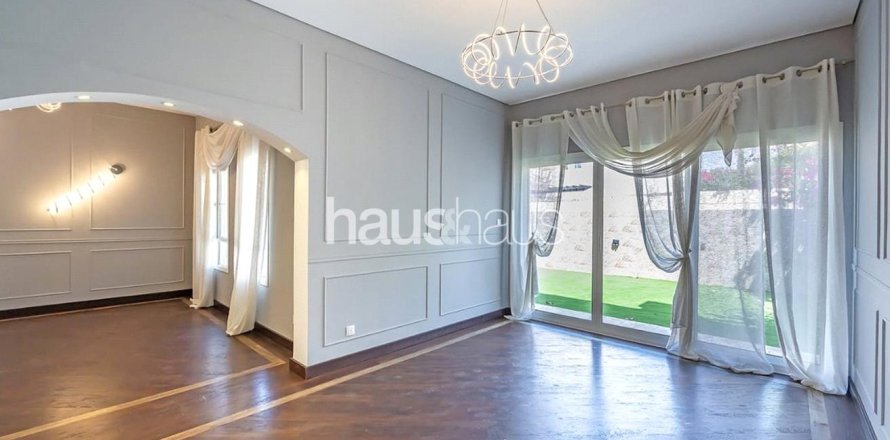 Villa in The Lakes, Dubai 3 bedrooms, 282 sq.m. № 44108