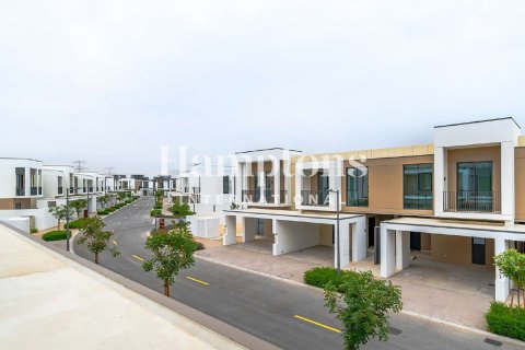 Adosado en Arabian Ranches 3, Dubai, 3 dormitorios, 144.83577700 m², № 141179 - foto 8
