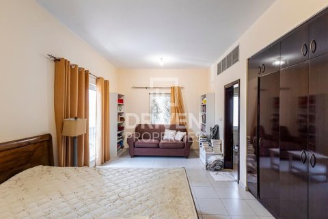 Снять в аренду виллу в Hacienda, The Villa, Дубай: 5 спален, 408.77м², № 129457 - фото 11