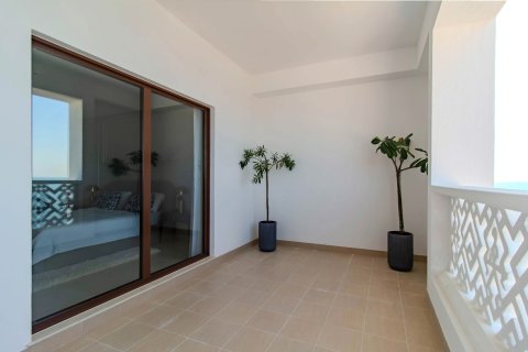 Купить квартиру в The Crescent, Пальма Джумейра, Дубай: 3 спальни, 216м², № 115678 - фото 7