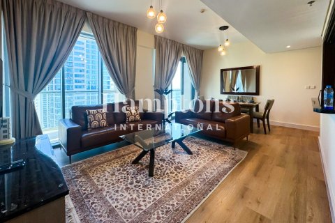 Apartment in The Views 1, The Views, Dubai 2 bedrooms, 131.45774500 sq.m. № 124487 - photo 2