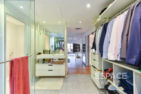 Apartment in Jumeirah Beach Residence, Dubai 2 bedrooms, 161 sq.m. № 122565 - photo 16
