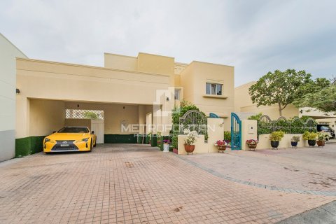Вилла в Meadows, Дубай, 4 спальни, 563м², № 15294