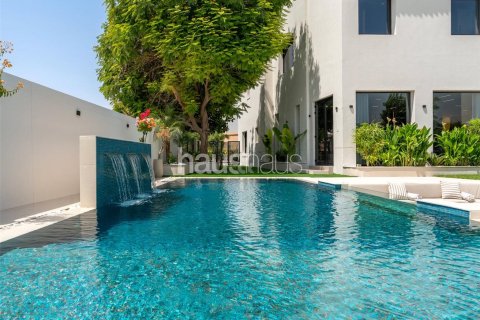 Villa à Jumeirah Golf Estates, Dubai, 5 chambres, 562 m², № 44246