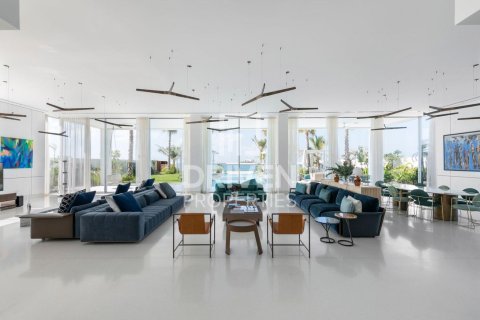 Villa in Jumeirah Bay Island, Jumeirah, Dubai 5 bedrooms, 1602.76 sq.m. № 139981 - photo 2