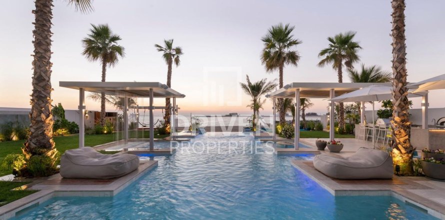 Villa in Jumeirah Bay Island, Jumeirah, Dubai 5 bedrooms, 1602.76 sq.m. № 139981