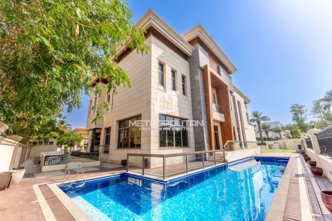 Villa in Emirates Hills, Dubai 6 bedrooms, 1750 sq.m. № 15001 - photo 2