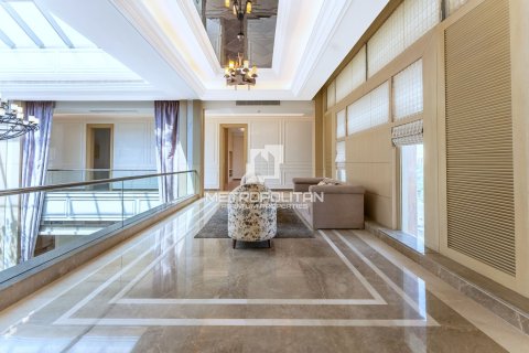 Villa in Emirates Hills, Dubai 6 bedrooms, 1750 sq.m. № 15001 - photo 17