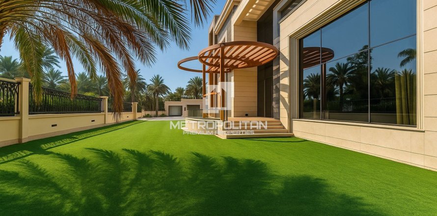 Villa in Emirates Hills, Dubai 6 bedrooms, 1750 sq.m. № 15001