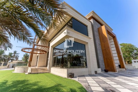 Villa in Emirates Hills, Dubai 6 bedrooms, 1750 sq.m. № 15001 - photo 3