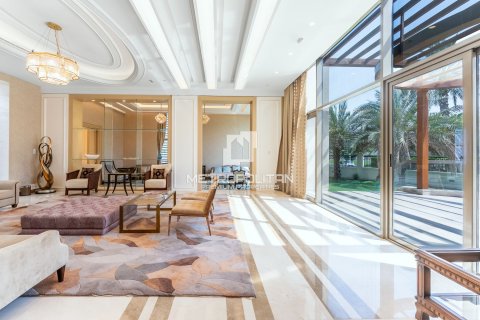 Villa in Emirates Hills, Dubai 6 bedrooms, 1750 sq.m. № 15001 - photo 7