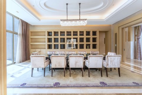 Villa in Emirates Hills, Dubai 6 bedrooms, 1750 sq.m. № 15001 - photo 12