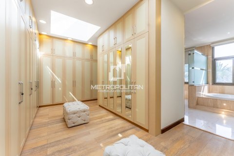 Villa in Emirates Hills, Dubai 6 bedrooms, 1750 sq.m. № 15001 - photo 16