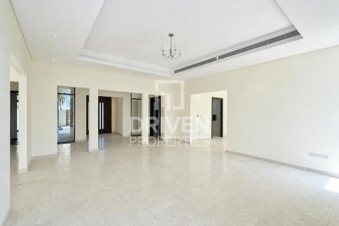 Villa in Nad Al Sheba 1, Nadd Al Sheba, Dubai 5 bedrooms, 697.42 sq.m. № 134161 - photo 9