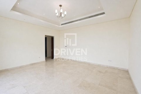 Villa in Nad Al Sheba 1, Nadd Al Sheba, Dubai 5 bedrooms, 697.42 sq.m. № 134161 - photo 28