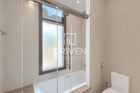 Villa in Nad Al Sheba 1, Nadd Al Sheba, Dubai 5 bedrooms, 697.42 sq.m. № 134161 - photo 19