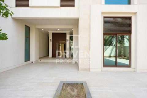 Villa in Nad Al Sheba 1, Nadd Al Sheba, Dubai 5 bedrooms, 697.42 sq.m. № 134161 - photo 15