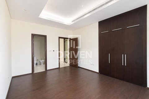 Villa in Nad Al Sheba 1, Nadd Al Sheba, Dubai 5 bedrooms, 697.42 sq.m. № 134161 - photo 22
