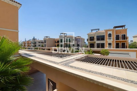 Townhouse in Jumeirah, Dubai 4 bedrooms, 263.19 sq.m. № 138282 - photo 21