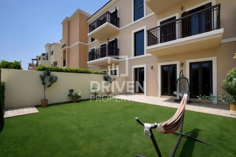 Townhouse in Jumeirah, Dubai 4 bedrooms, 263.19 sq.m. № 138282 - photo 26