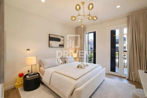 Townhouse in Jumeirah, Dubai 4 bedrooms, 263.19 sq.m. № 138282 - photo 5