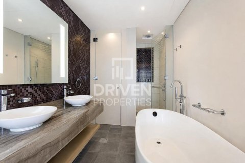 Снять в аренду квартиру в DAMAC Towers by Paramount, Бизнес-Бэй, Дубай: 3 спальни, 162.02м², № 138742 - фото 22