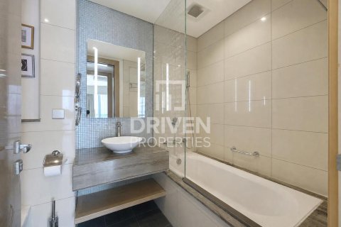 Снять в аренду квартиру в DAMAC Towers by Paramount, Бизнес-Бэй, Дубай: 3 спальни, 162.02м², № 138742 - фото 20
