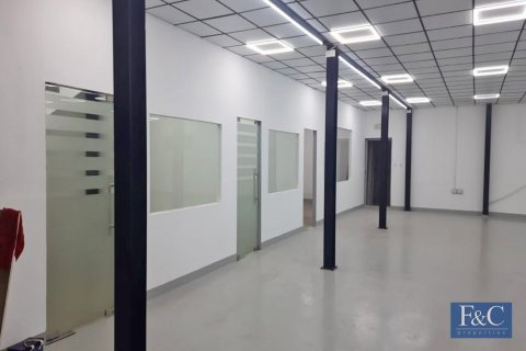 Warehouse in Al Quoz Industrial Area, Al Quoz, Dubai 460 sq.m. № 103795 - photo 5
