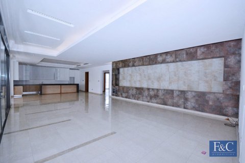 Villa in Al Warqa'a, Dubai 7 bedrooms, 1087 sq.m. № 103787 - photo 28