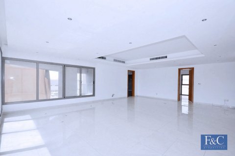 Villa in Al Warqa'a, Dubai 7 bedrooms, 1087 sq.m. № 103787 - photo 21