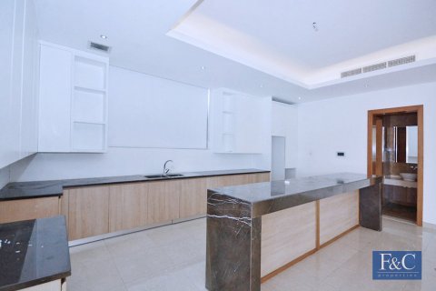 Villa in Al Warqa'a, Dubai 7 bedrooms, 1087 sq.m. № 103787 - photo 23