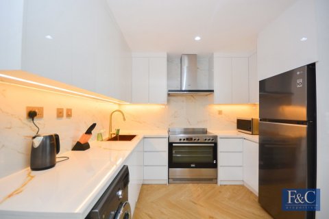 Снять в аренду квартиру в The Crescent, Пальма Джумейра, Дубай: 2 спальни, 122м², № 103786 - фото 13