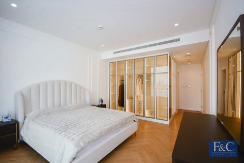 Снять в аренду квартиру в The Crescent, Пальма Джумейра, Дубай: 2 спальни, 122м², № 103786 - фото 10