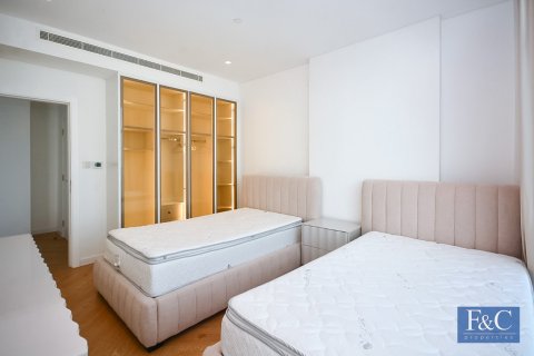 Снять в аренду квартиру в The Crescent, Пальма Джумейра, Дубай: 2 спальни, 122м², № 103786 - фото 4