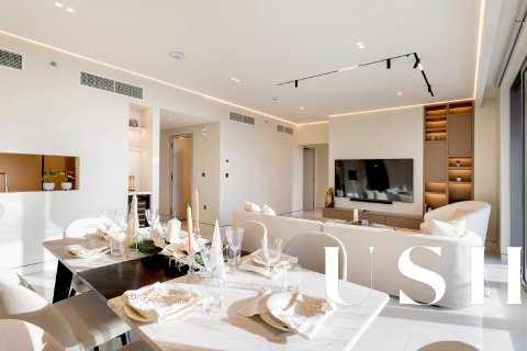 Apartment in Downtown Dubai (Downtown Burj Dubai), Dubai 3 bedrooms, 170 sq.m. № 42310 - photo 2