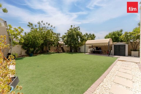 Villa in Dubai 4 bedrooms, 624.8 sq.m. № 122000 - photo 13