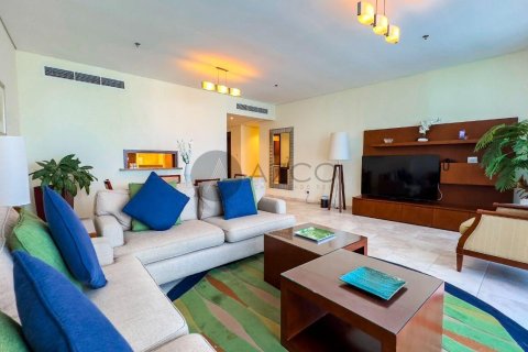 Квартира в Джумейра Бич Резиденс, Дубай, 3 спальни, 241.7м², № 37632